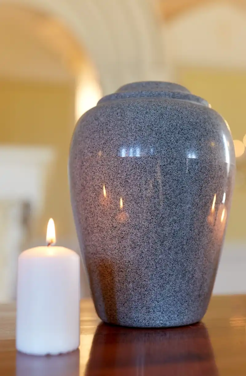 urna cineraria per servizio di cremazione a Roma